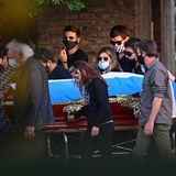 Maradonův pohřeb proběhl na hřbitově Jardin Bella Vista v Buenos Aires.