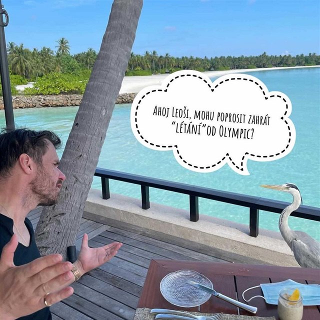 Leo Mare na Maledivch vtipkuje u od rannho kuropn.