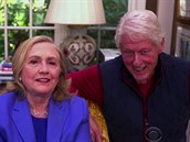 Bill Clinton na tom je prý patn, bojí se, e ho Hillary odkopne.