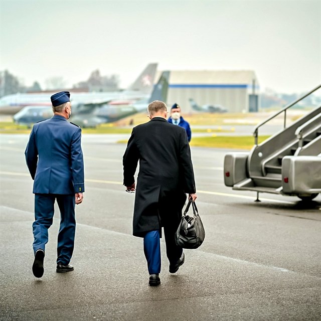 Andrej Babi odlt do Bruselu.