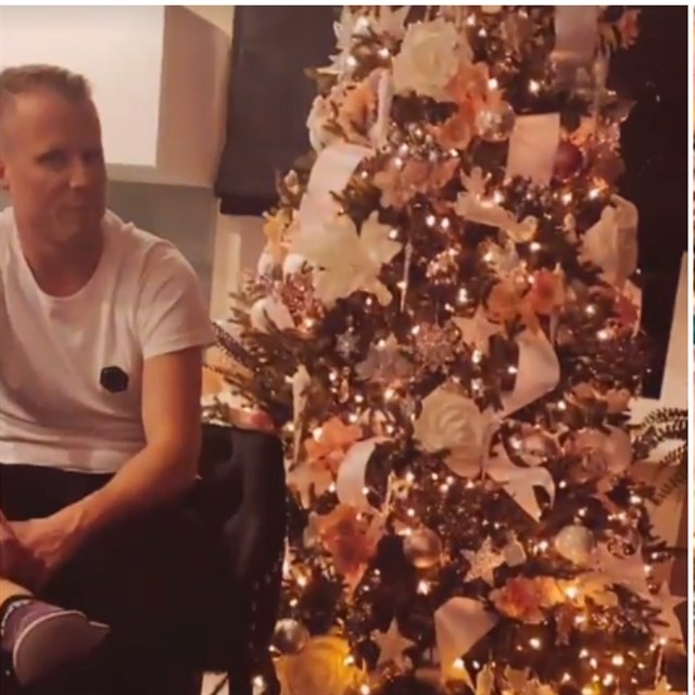 Lenka a David se konečně pochlubili vánočním stromkem!