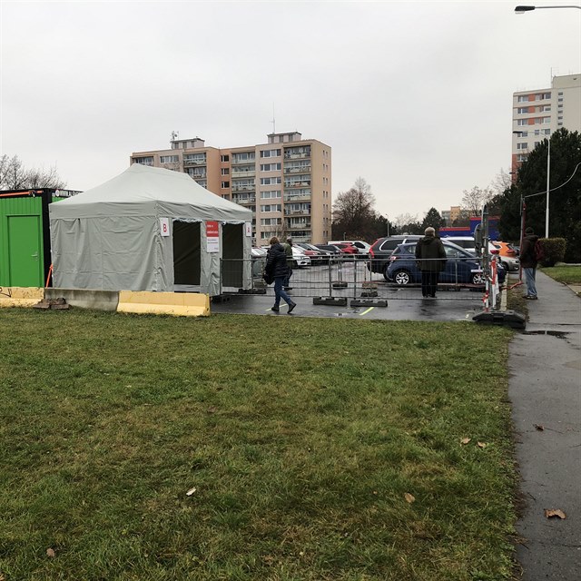 Redaktor Expresu vynalo�il velk� �sil�, aby si zarezervoval term�n na antigenn� test. P�ekvapen�m bylo, �e se netvo�ily ��dn� fronty.