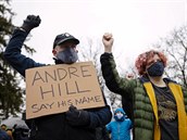 Andre Hill, eknte jeho jméno, vyzývají aktivisté.