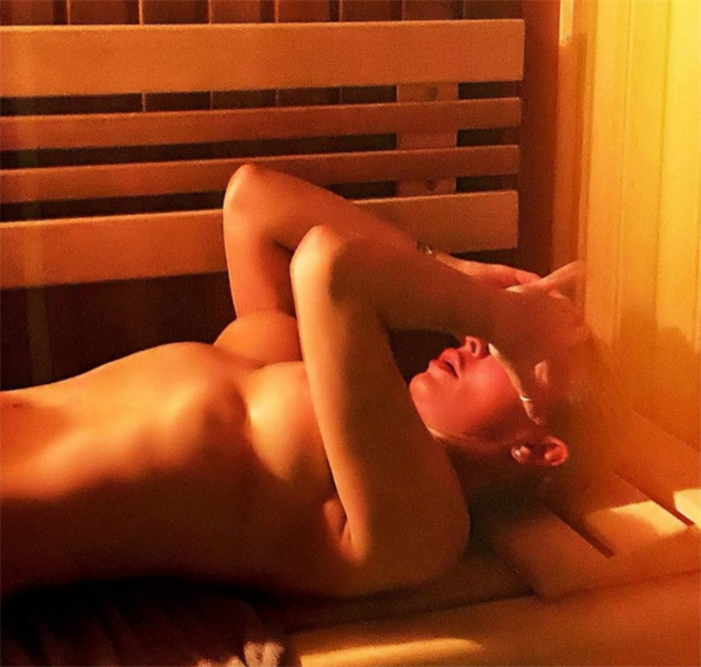 Did you make Simon have silicone?  Ask fans after his photo exhibited in saunas