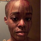 Raperka Azealia Banks vykopala ostatky svoj koky a uvaila je.