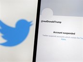 Twitter trvale zablokoval úet Donalda Trumpa.