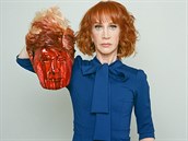 Komika Kathy Griffin s hlavou Donalda Trumpa.