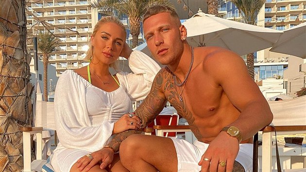 Dal�í instagramová hv�zda Gabby Allenová a její rande v Dubaji.