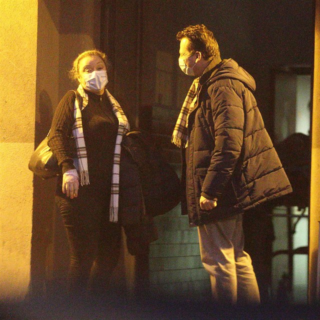 Petr se sna�il Dominiku rozveselit.