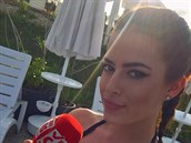 Tereza Hromadová jako sexy reportérka.