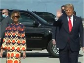 Donald Trump a Melania po píletu do Palm Beach