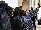 Jennifer Lopez trénuje na inauguraci Joe Bidena. Selfie s vojáky nesmí chybt.