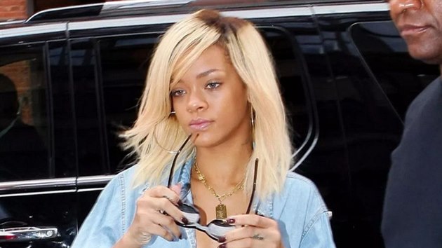 Rihanna má být thotná