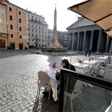 Krom pamtek budou moci v Itlii otevt tak bary a restaurace.