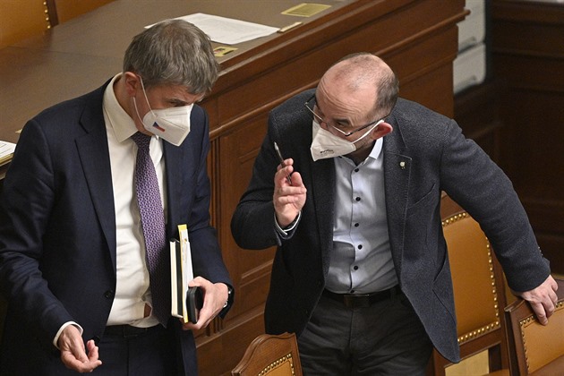 Premiér Andrej Babiš a ministr zdravotnictví Jan Blatný