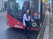 Jodie ídí autobusy v Londýn.