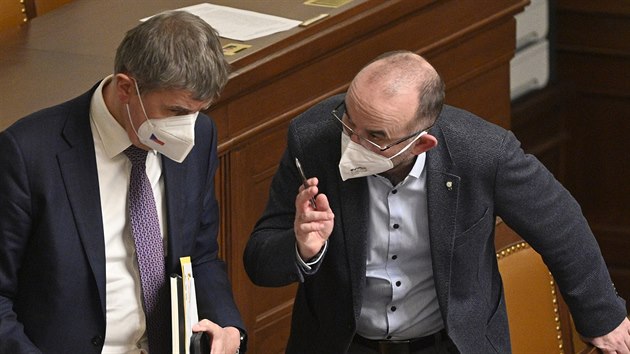 Premiér Andrej Babi a ministr zdravotnictví Jan Blatný