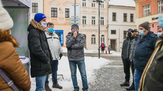 Robert lachta aktivn shání volie.