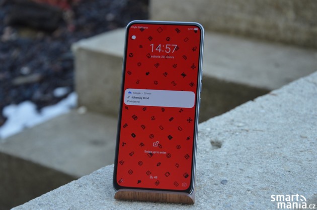 ZTE má unikátní smartphone s neviditelnou selfie kamerkou, která je schovaná...