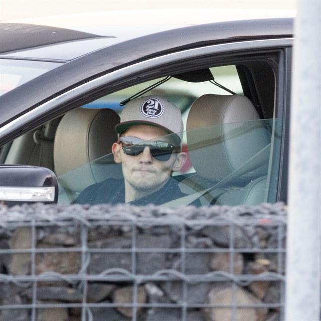 Mnoz ekali, e se Va skrv v njakm drogovm doupti. On se pitom po Plzni prohn ve svm SUV.