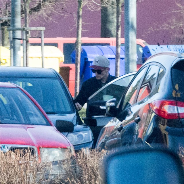 Mnoz ekali, e se Va skrv v njakm drogovm doupti. On se pitom po Plzni prohn ve svm SUV.