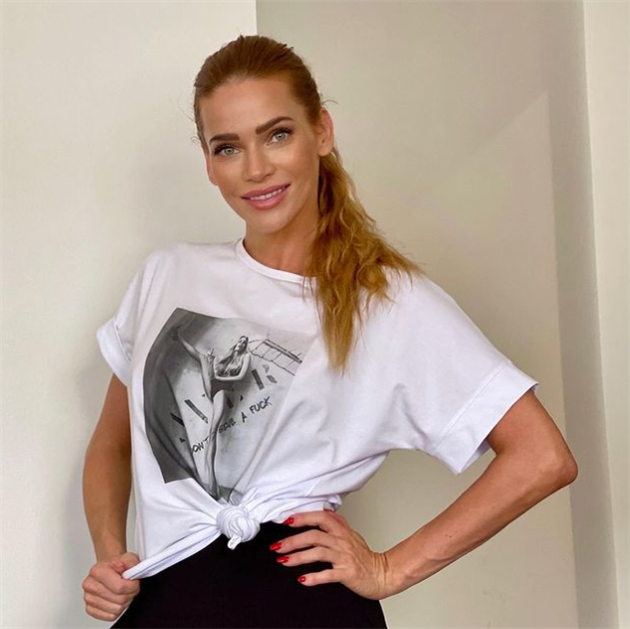 Andrea Verešová prodává trička se svou podobiznou.