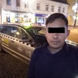 Viktor M. se ivil jako taxik.