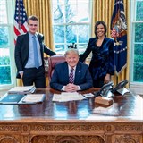 Candace Owens s manželem a Donaldem Trumpem, tehdy ještě americkým prezidentem