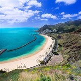 Na Tenerife najdete hlavn ple s ernm pskem, Vjimkou je umle vytvoen pl Playa de Las Teresitas nachzejc se pouhch 7 km od hlavnho msta Santa Cruz de Tenerife.