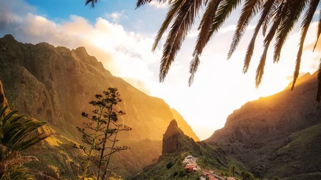 Tenerife nabízí vechno: Pes oceán, pláe a bujnou vegetaci, píjemné klima, obanskou vybavenost a ceny nemovitostí...