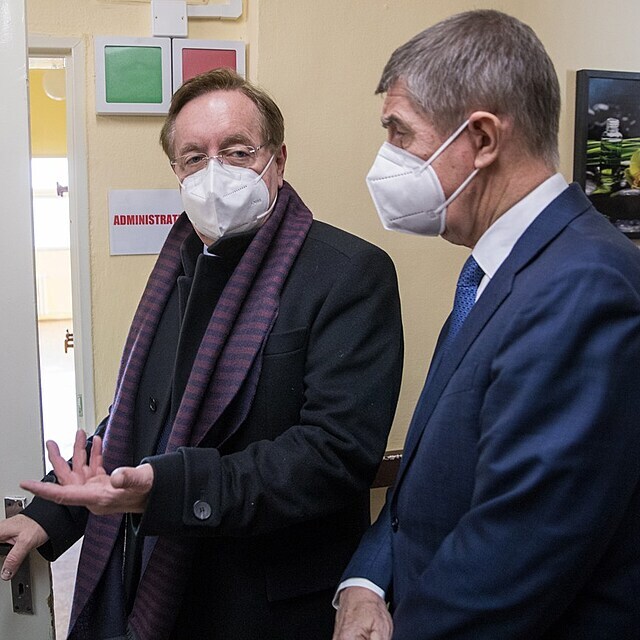 Nov ministr zdravotnictv Petr Arenberger s premirem Andrejem Babiem.