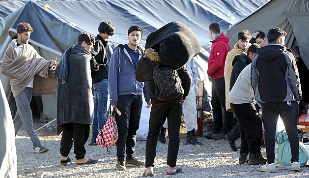 Tito migranti chtějí do Chorvatska.