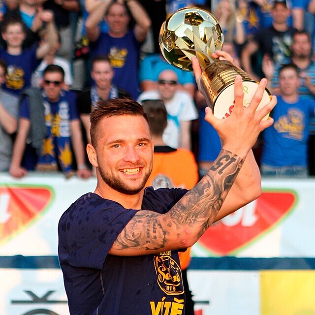 V dresu Zlína Fantiš se svými spoluhráči vyválčit vítězství v MOL Cupu.