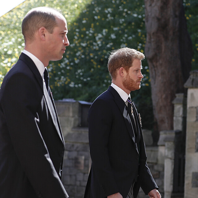 Princové William a Harry se setkali po více než roce.