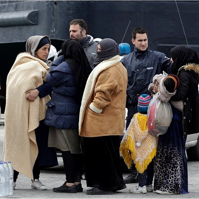 Migranti obvinili eckou poben str. Polili ns benznem a zaplili!