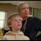 Ve snímku Čarodějnice (1990) si ústřední dvojici, osiřelého chlapce a jeho...