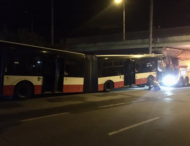Pi nehod autobusu MHD v Brn se zranilo 11 lidí.