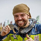 Soutil i Rallye Dakar, kvli asti se zadluil a dostal do dluhov spirly.