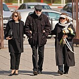 Libuše Šafránková s Josefem Abrhámem a sestrou Miroslavou