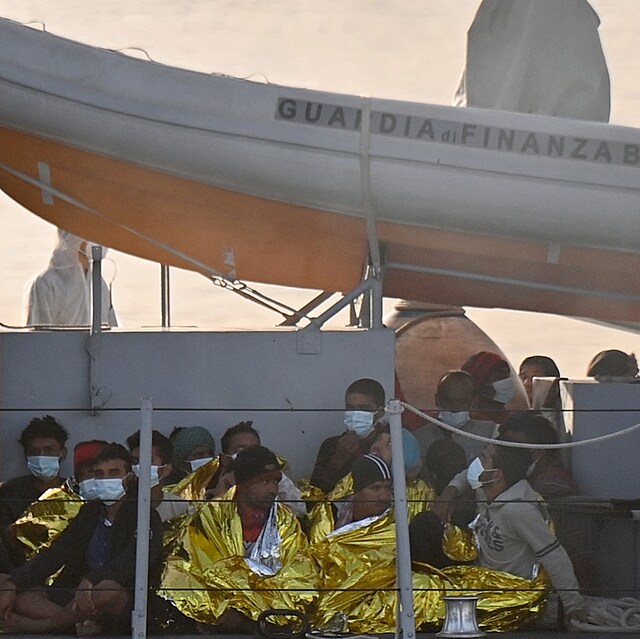 Na Lampedusu piplouv stle vce migrant.
