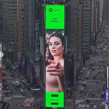 Ewa Farna opanovala Times Square v New Yorku. To se jen tak nkomu nepotst.