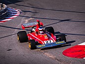 Jean Alesi s Ferrari v Monaku ádil jak v dobách své nejvtí slávy