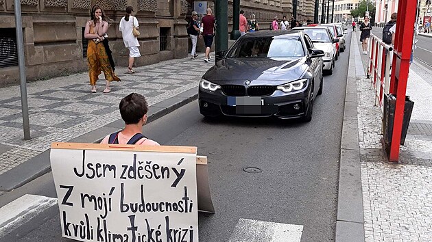 Aktivista ped Národním divadlem