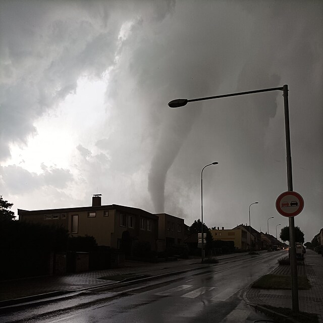 Hodonnsko a Beclavsko zpustoil vzdun vr, podle meteorolog by mohlo jt o...