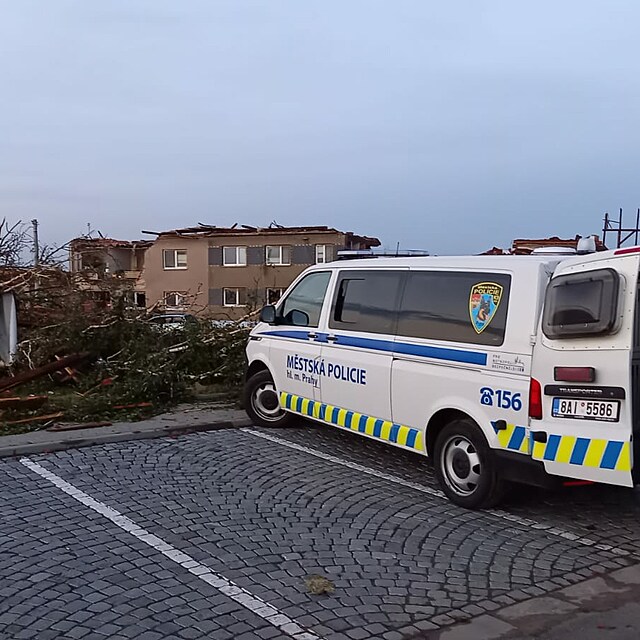 Hodonnskem a Beclavskem se ve tvrtek 24. ervna pehnalo torndo: Udeilo...