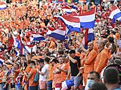 Nizozemtí fanouci na stadionu pevaovali.