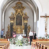V kostele Nanebevzet Panny Marie v rodnch lapanicch Libuky afrnkov je...