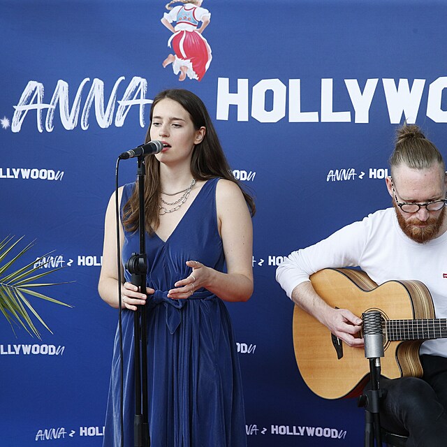 Dominika Hakov se i po souti esko Slovensko m talent vnuje zpvu.