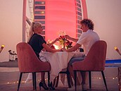 Alex Král poádal svou pítelkyni o ruku v Dubaji a byla to velká romantika.