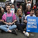 Tma transgender, nebinrnch a intersex lid je v posledn dob nejukienj...